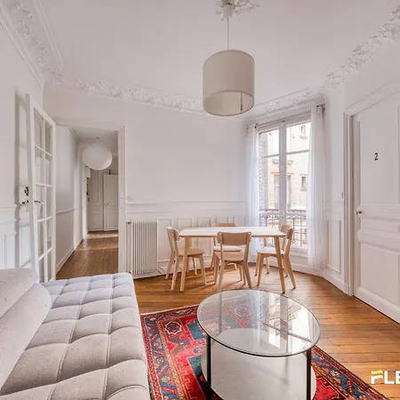 26 Rue Traversiere 75012 / T3 / 6 Pieces Apartment