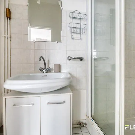 Apartment 26 Rue Traversiere 75012 / T3 / 6 Pieces Paris