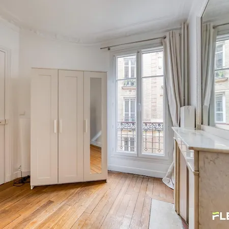 Apartment 26 Rue Traversiere 75012 / T3 / 6 Pieces *