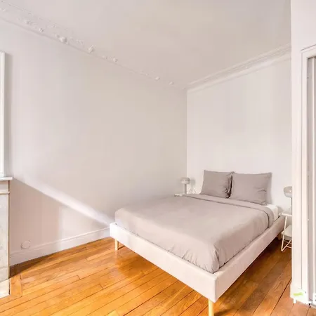 Apartment 26 Rue Traversiere 75012 / T3 / 6 Pieces